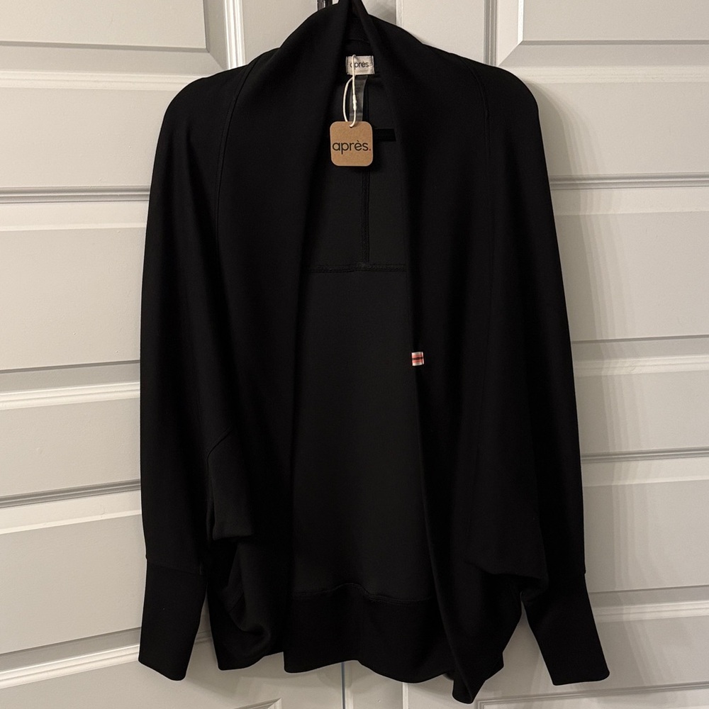 NWT Women's Apres Black Cardigan